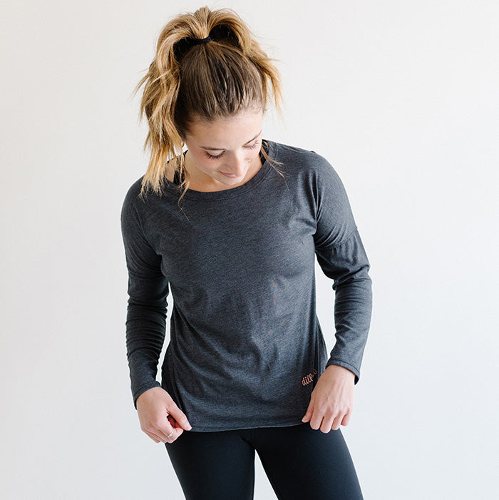 Women's Dilly Life Long Sleeve T-Shirt in Dark Heather Gray